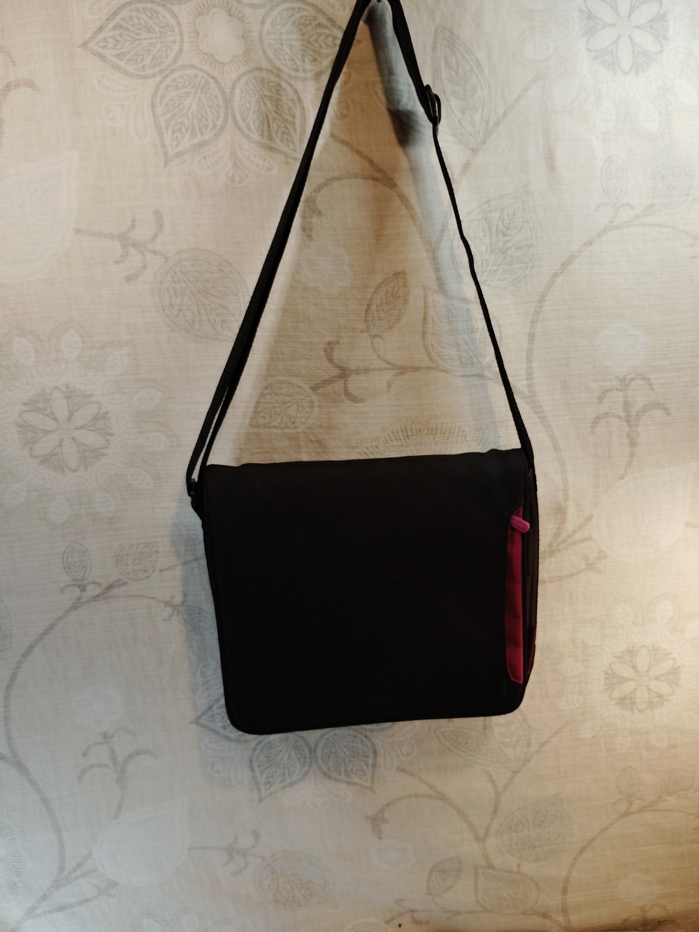 Belkin Black Crossbody Shoulder Bag with Pink Zip Accent